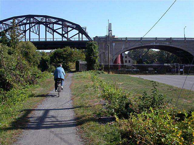 d and l canal trail