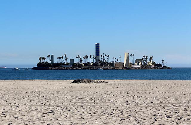 shoreline bike path